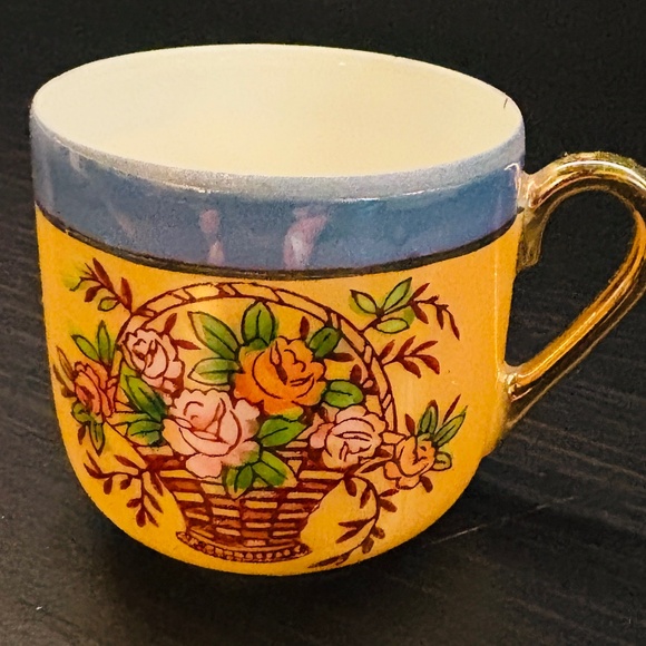 CHIKARAMACHI HAND-PAINTED (MADE IN JAPAN) PORCELAIN TEACUP AND SAUCER $40 - Picture 1 of 8